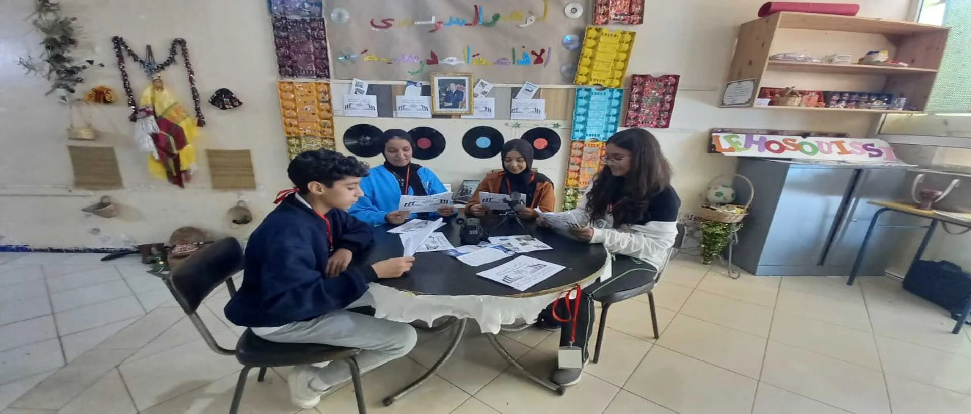 Éclats de succès : Les collégiens de Le Ho Souissi à Rabat illuminent l'onde avec leur émission radio sur la réussite!